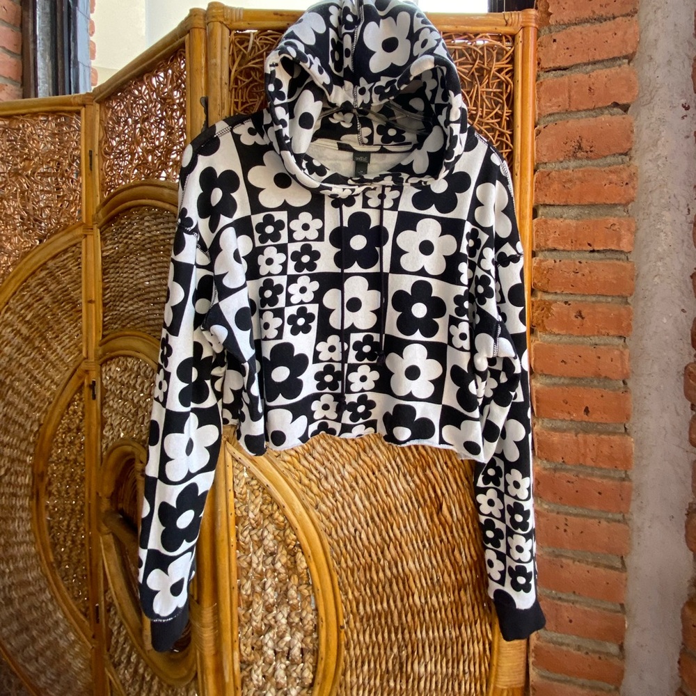 Wild Fable Black and White Long-sleeve Floral Hoodie Size XS